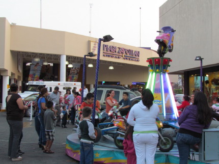 Plaza Zapotlán Festeja su 20 Aniversario en octubre del 2012