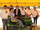 Paseo Gratuido y Educación Vial en Tractores JOHN DEERE, Atractivo en la Feria del Día del Niño 2013 en Cd.Guzmán, Jal.
