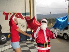 Santa Show y bellas edecanes de ZAPOTLANGRAFICO en Llantas y Servicios de Zapotlán