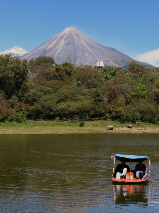 Captando los atractivos de la zona volcanica NEVADO DE ZAPOTLÁN y VOLCÁN DE COLIMA
