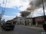 Aspecto del Incendio registrado la tarde de hoy domingo por la calle Primero de Mayo en Cd. Guzmán, Jal.