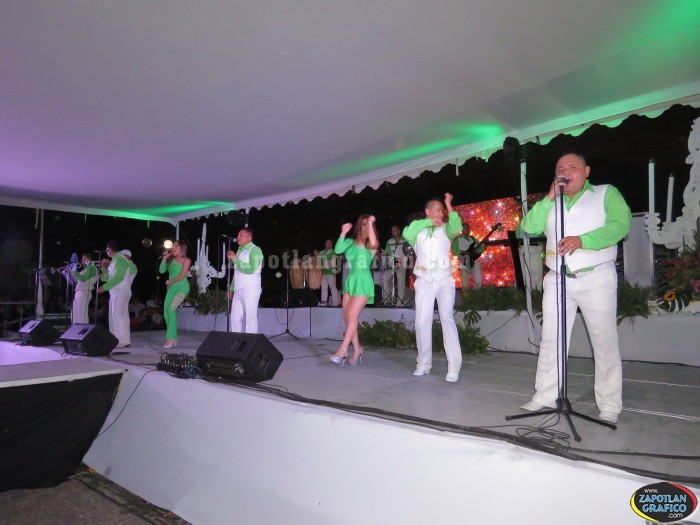 Gran ambiente con la presentación de la Sonora Mermelada en la Feria Tuxpan 2015