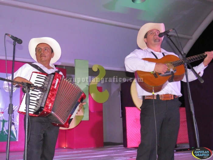 Gran cierre de la Feria Zapotiltic 2015, con los Braveros Jr