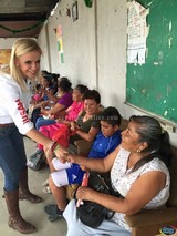 Susana Barajas visita comunidades indígenas y del medio rural de Tuxpan.