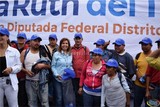 En Campaña por el Distrito 19, Martha Ruth del Toro, escucha a los ciudadanos y recibe muestras de apoyo