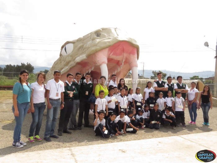 Ahora el Serpentario un nuevo modulo de aprendizaje y convivir con la naturaleza, en EL REHILETE de la Feria Zapotlán 2015