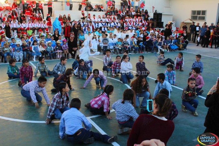 La Comunidad del Colegio México participando en los VILLANCICOS NAVIDEÑOS 2015