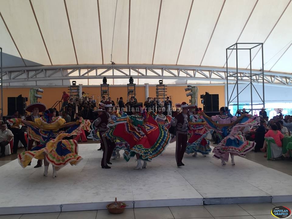 Tradicional Comida del AUSENTE en la Feria Tamazula 2016