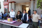 Gobierno Estatal y Municipal entregaron cobijas, colchonetas y despensas