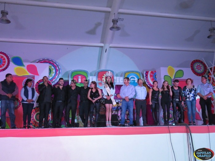Grupo Musical Contrapunto en el Teatro de la Feria Zapotiltic 2016