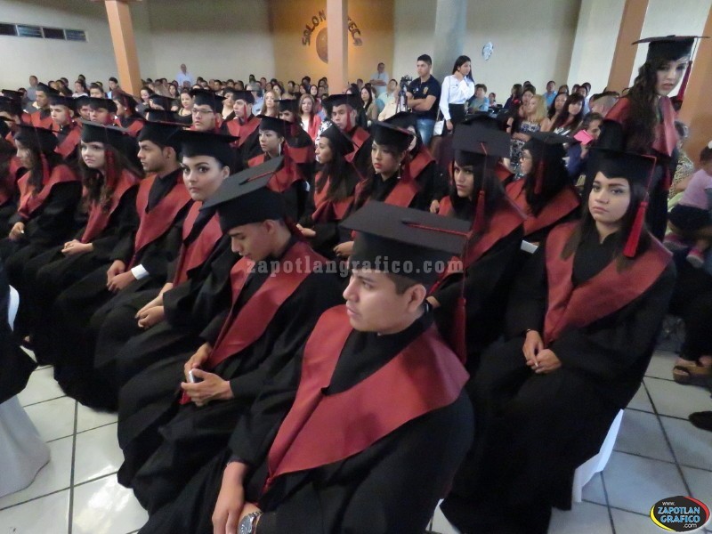 Aspectos de la Graduación de la Preparatoria Regional de Tuxpan, Jal. 2013-2016