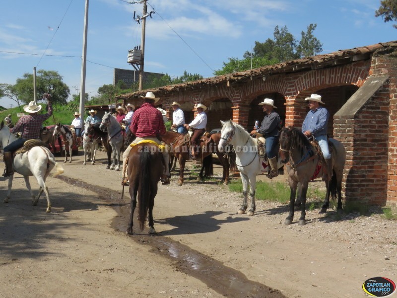 Gran participación en la Cabalgata Gómez Farías a Ciudad Guzmán, Jal.