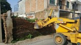Continúa limpieza de terrenos baldíos en Zapotlán