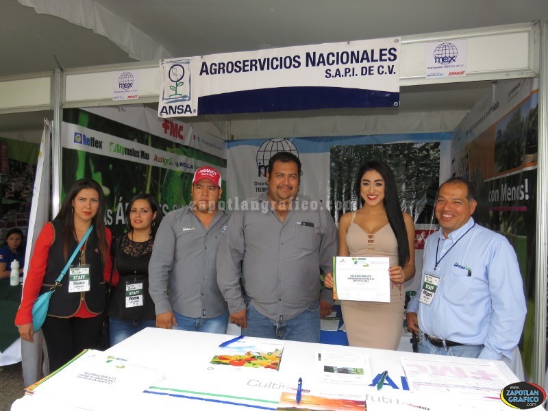 Entrega de RECONOCIMIENTOS a EXPOSITORES en el 4to. Congreso del Aguacate Jalisco 2016