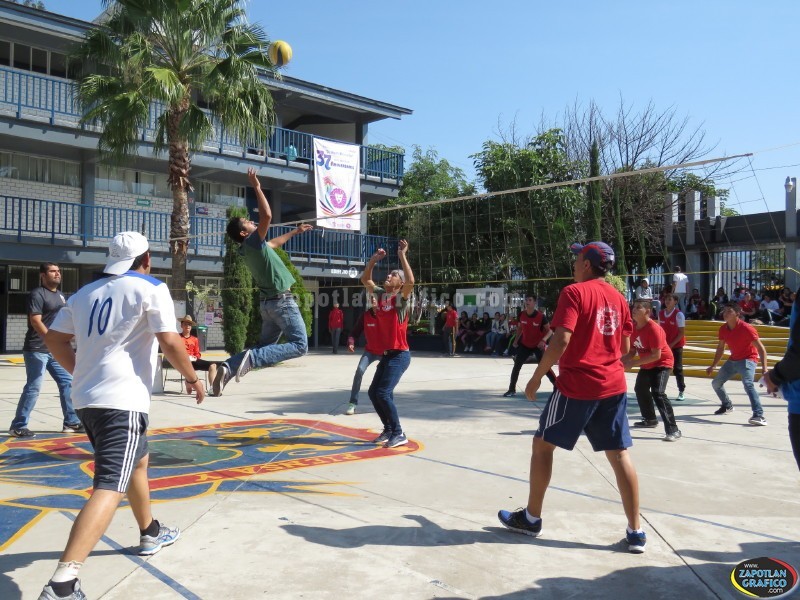 Aspecto del Torneo Interno Relámpago de Voleibol en el marco del 37 Aniversario de la Preparatoria Regional de Tamazula, Jal.