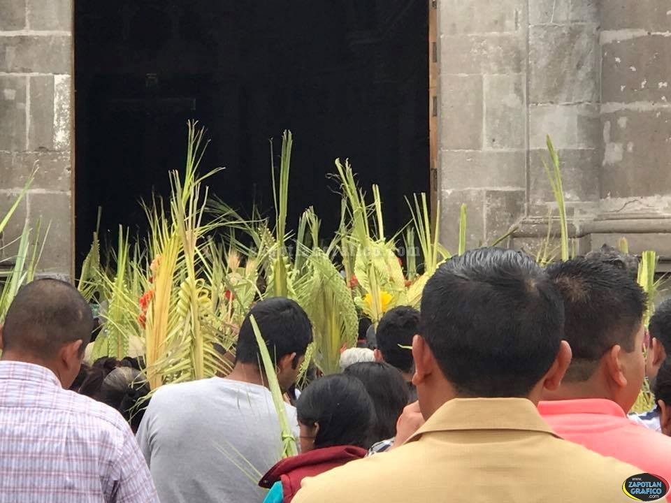 Domingo de Ramos en el Pueblo de la Fiesta Eterna Tuxpan, Jalisco 2017
