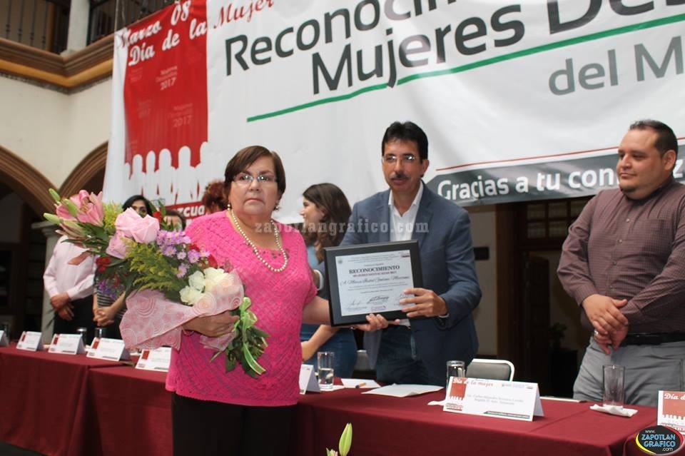 Jose Luis Amezcua Arias en emotivo evento llevado a cabo el pasado 8 de marzo, 