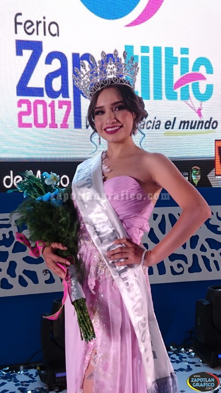Aspecto del Certamen donde coronan a Citlali, reina de la Feria Zapotiltic 2017