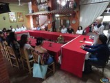 Aspecto de la Reunión con Representes de Escuelas de Tamazula, anunciando importante Gestión de Apoyos