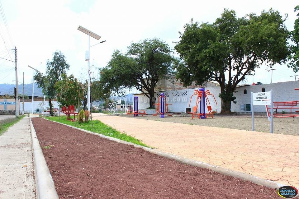 Con la construcción de siete nuevos parques y la recuperación de cientos de espacios públicos, estamos trasformado a Zapotlán en una mejor ciudad para vivir.