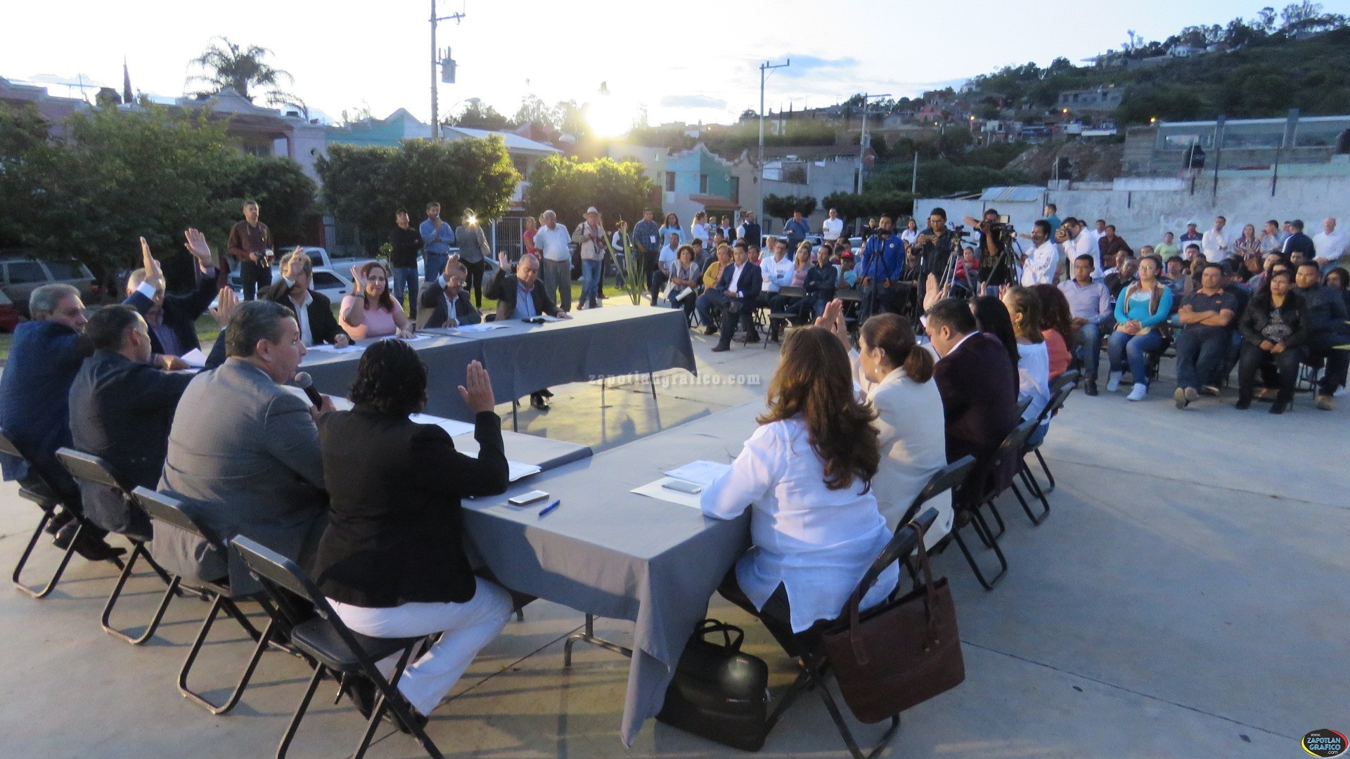 Ayuntamiento de Zapotlán sesiona en la Colonia La Giralda