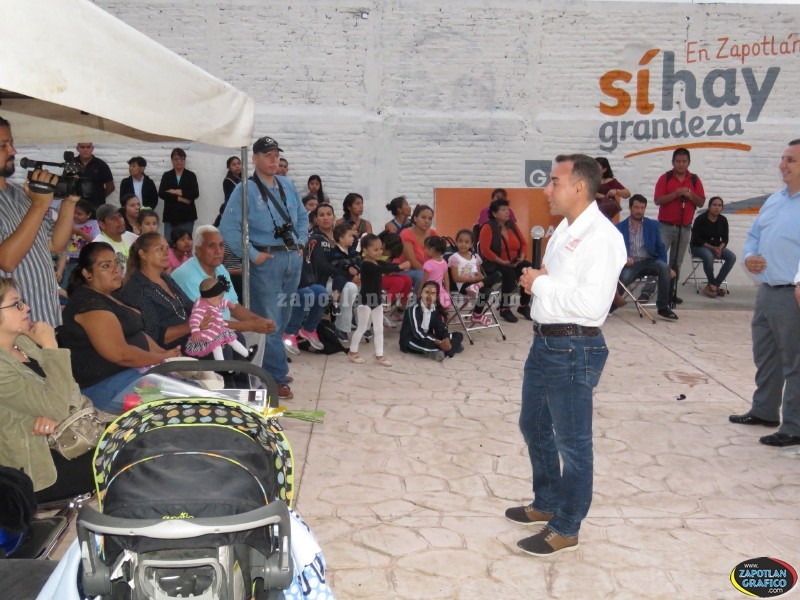 Gobierno de Zapotlán entrega a Vecinos de la Col. Santa Rosa Parque y Centro Comunitario