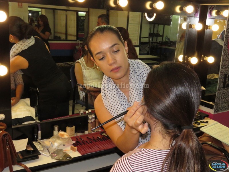 JAVIER DE LA ROSA Make Up Artist en Cd. Guzmán impartió Workshop VIP en Exclusiva para el ISE