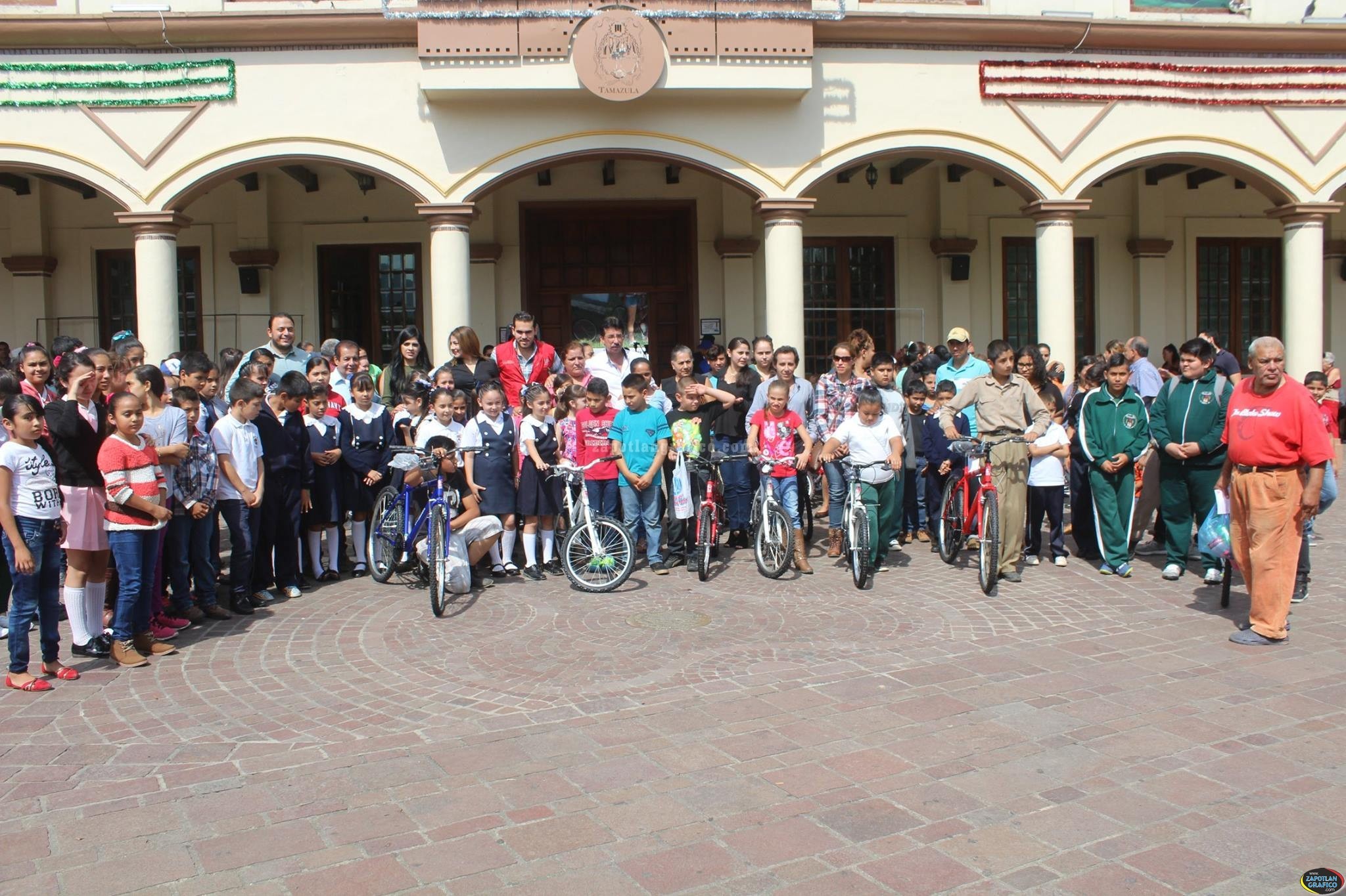 Exitosa entrega de bicicletas a niñas, niños, y adolescentes del municipio de Tamazula.  Programa 