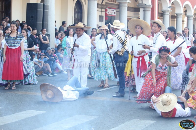 Aspecto del Desfile de la Revolución en Cd. Guzmán, Jal. (2017)