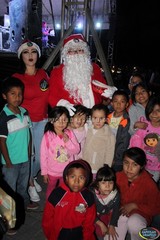 Santa Clauss y Karito de ZapotlanGrafico en la Posada UNION y Tradición organizada por XEMEX La Mexicana y el DIF de Zapotlán