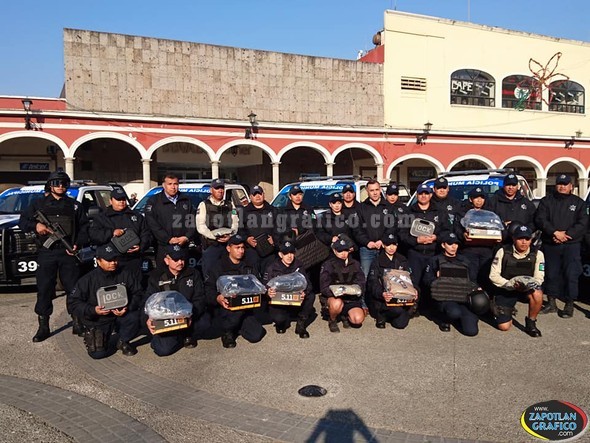 Conmemora Zapotlán el Grande el Día del Policía con entrega de equipamiento