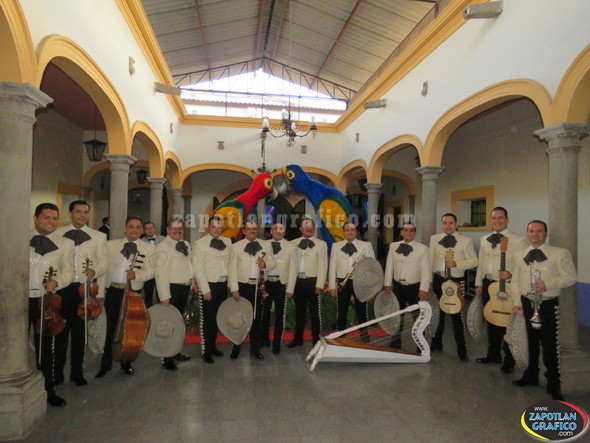 Aspecto del RECIBIMIENTO del AUSENTE en el Carnaval Sayula 2018 con Odisea Show y el Mejor Mariachi del Mundo Vargas de Tecalitlán