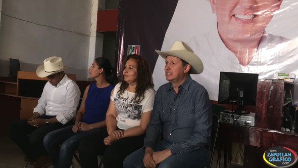En Jilotlán de los Dolores, Salvador Barajas destacó la importancia que tienen los Municipìos del Distrito 19