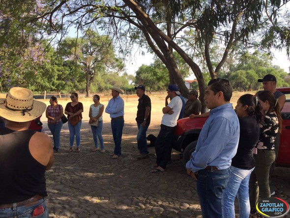 En Cofradía, Chava Barajas propuso diseñar un Plan para priorizar la problemática de la población
