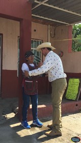 Salvador Barajas recorre la Colonia Constituyentes de Ciudad Guzmán, escuchando a la gente y compartiendo sus propuestas.