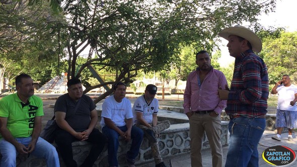 Chava Barajas  se reúne con Músicos de Tuxpan, Jal.