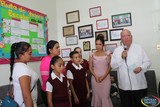 Dr. Francisco Javier Álvarez Chávez visitó la Primaria ‘’José Clemente Orozco’’ para entregar un cheque por 5 mil pesos para deportistas