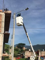 Sustitución de lámparas de vapor de sodio por lámparas Led en el municipio, al momento ya son 420 lámparas colocadas