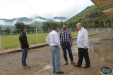 El Presidente Dr. Francisco Javier Álvarez Chávez, visitó la ‘’Unidad Deportiva’’ de La Garita, donde se comprometió a reparar el domo y balastrear el estacinamiento