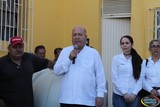 el Presidente municipal de Tamazula, Dr. Francisco Javier Álvarez Chávez hizo entrega de 45 tinacos a familias de Soyatlan de afuera