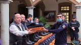 El alcalde Dr. Francisco Javier Álvarez Chávez, entregó paquetes de uniformes a elementos de Seguridad Pública