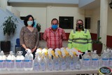 Donación de sanitinizante y gel antibacterial que la empresa cementera entregó al Presidente.