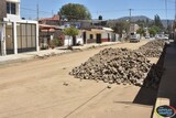 Proceso del cambio de redes de agua, drenaje y empedrado zampeado en la calle Campesinos.
