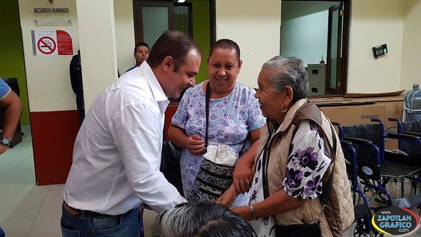 El Gobierno Municipal entregó apoyos del programa “Jalisco Incluyente” a once zapotiltenses.
