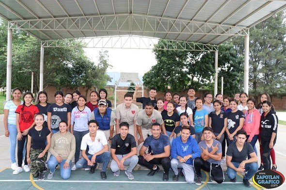 El Gobierno Municipal a través de Protección Civil llevó acabo el taller de “Levantamiento y Arrastre” con estudiantes de la Preparatoria Regional Zapotiltic