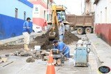 Reparación de lineas de drenaje a vecinos de la calle Independencia