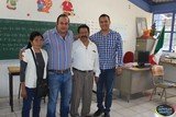 Francisco Sedano visita Escuela Primaria de Coamecatila.